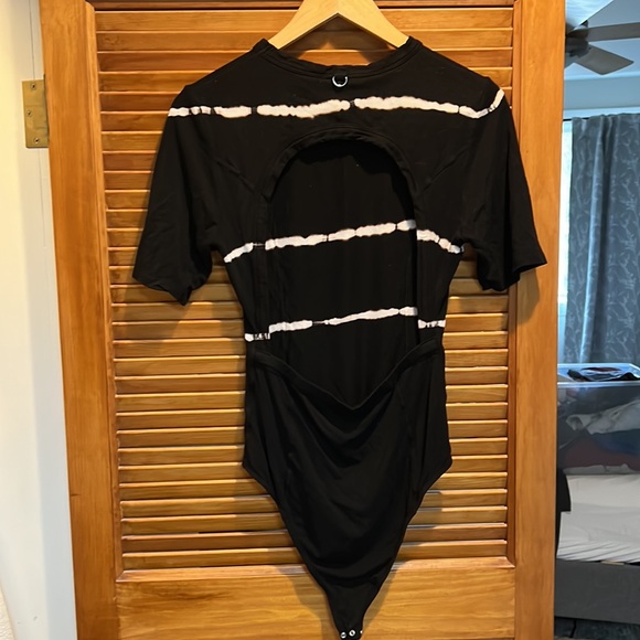 Ninety Percent one piece short sleeve top - Picture 4 of 6